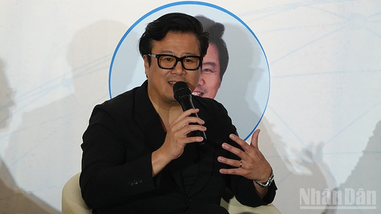 Sångaren Thanh Bui delade med sig av sina budskap på seminariet. ndo_br_dsc02753.jpg