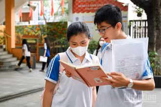Thí sinh tại Kỳ thi vào lớp 10 năm 2025 của Hà Nội (Ảnh: THẾ ĐẠI)