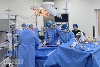 Phẫu thuật tim ít xâm lấn là hướng đi của y tế hiện đại, giúp người bệnh nâng cao hiệu quả phục hồi.