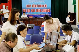 Phường Từ Sơn đã có sáng kiến thành lập Tổ công tác liên ngành để triển khai các "Điểm hỗ trợ giải quyết thủ tục hành chính lưu động".