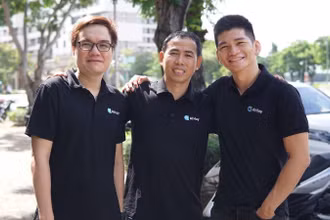 Đội ngũ lãnh đạo của công ty khởi nghiệp AI Hay (từ trái qua phải): CEO Trần Đức, CTO Nguyễn Chương và COO Nguyễn Hiệp.
