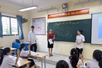 Giờ ôn thi của học sinh lớp 9 Trường THCS Tân Tiến, huyện Chương Mỹ. (Ảnh: QUÝ TÙNG)