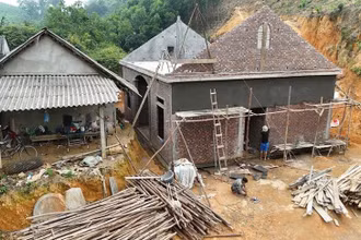Nhờ chương trình xóa nhà tạm, nhà dột nát của tỉnh, gia đình ông Cao Văn Giang, xã Hùng Xuyên, huyện Đoan Hùng đã xây dựng được căn nhà khang trang.