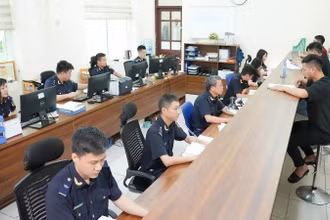Trong ngày đầu tiên triển khai hệ thống mới, toàn ngành ghi nhận 50,3 nghìn tờ khai hải quan được tiếp nhận. (Ảnh: CHQ)