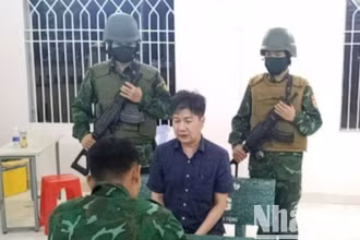 Phạm Mạnh Tân bị lực lượng chức năng bắt giữ.