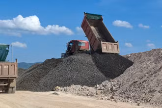 Công trình từ mố M2 cầu Đà Rằng-Km34+240 đang thi công.