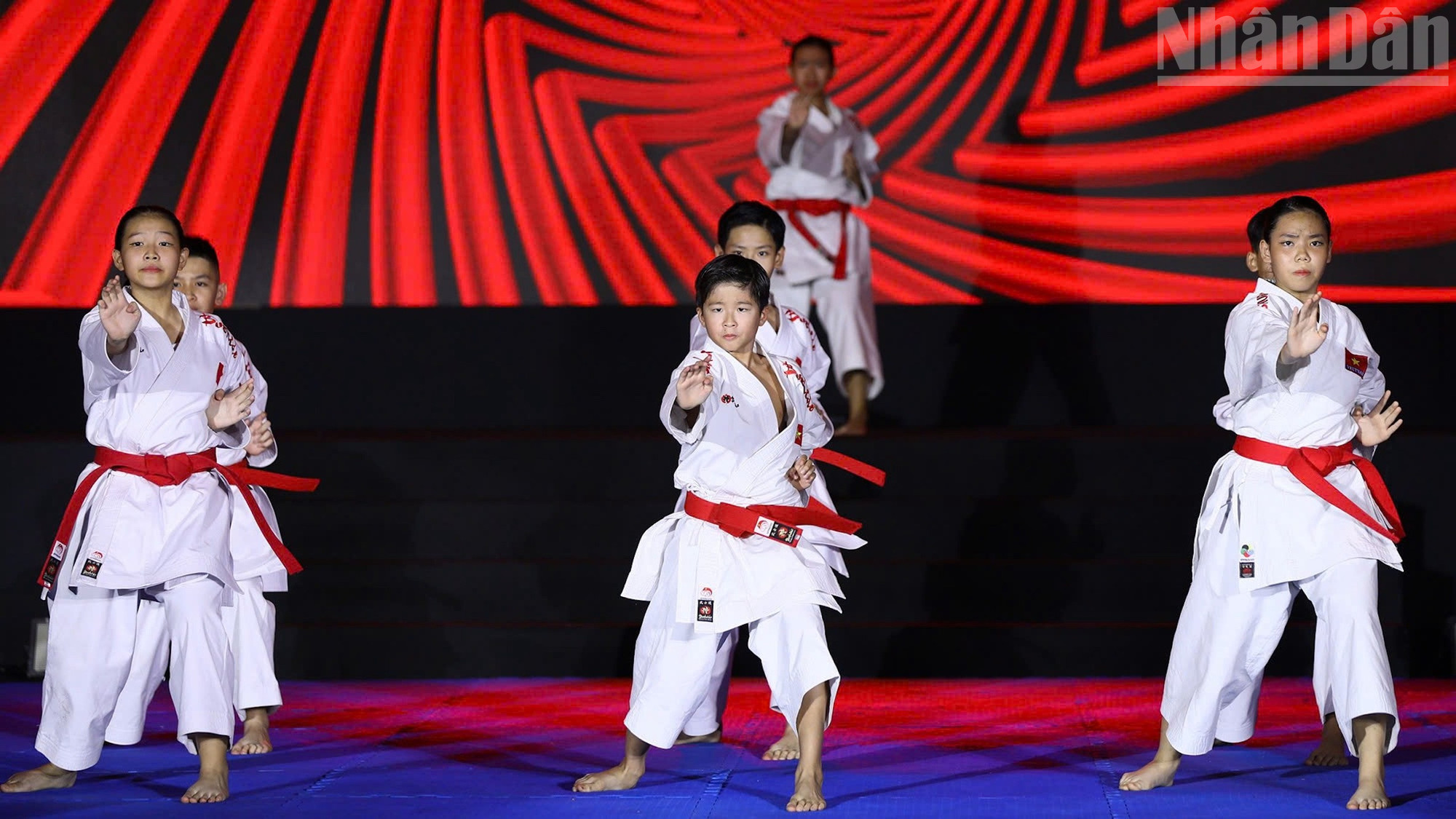 ndo_tr_tiet-muc-bieu-dien-karate-cua-bo-mon-karate-tphcm.jpg