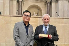 Phó Giáo sư, Tiến sĩ Nguyễn Tuấn Cường là người Việt thứ 2 được bầu làm Viện sĩ Viện Hàn lâm Văn khắc và Mỹ văn Pháp.