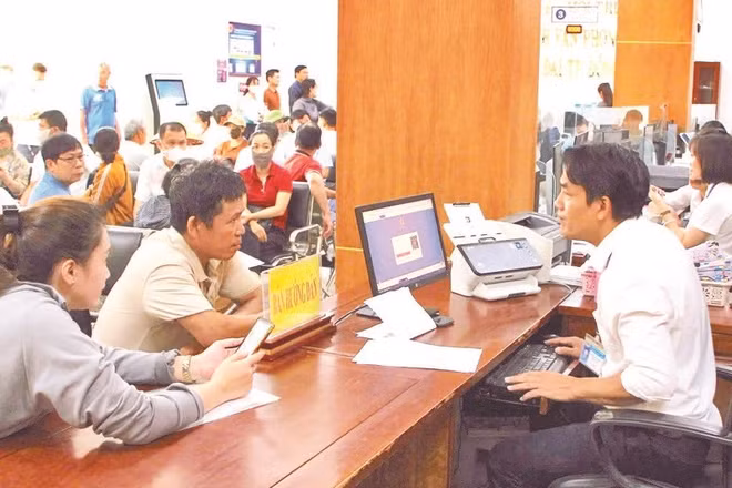 Giải quyết thủ tục hành chính tại Trung tâm phục vụ hành chính công phường Đồng Hới.