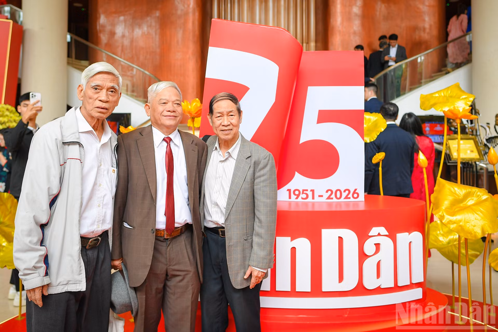 ndo_br_cb-75-nam-5.jpg