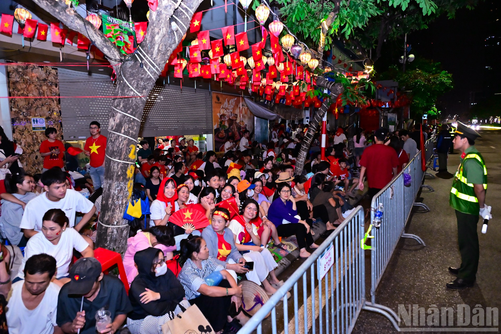 Lực lượng an ninh làm việc liên tục, bảo đảm giảm tối đa các sự cố. ndo_br_img-0251.jpg