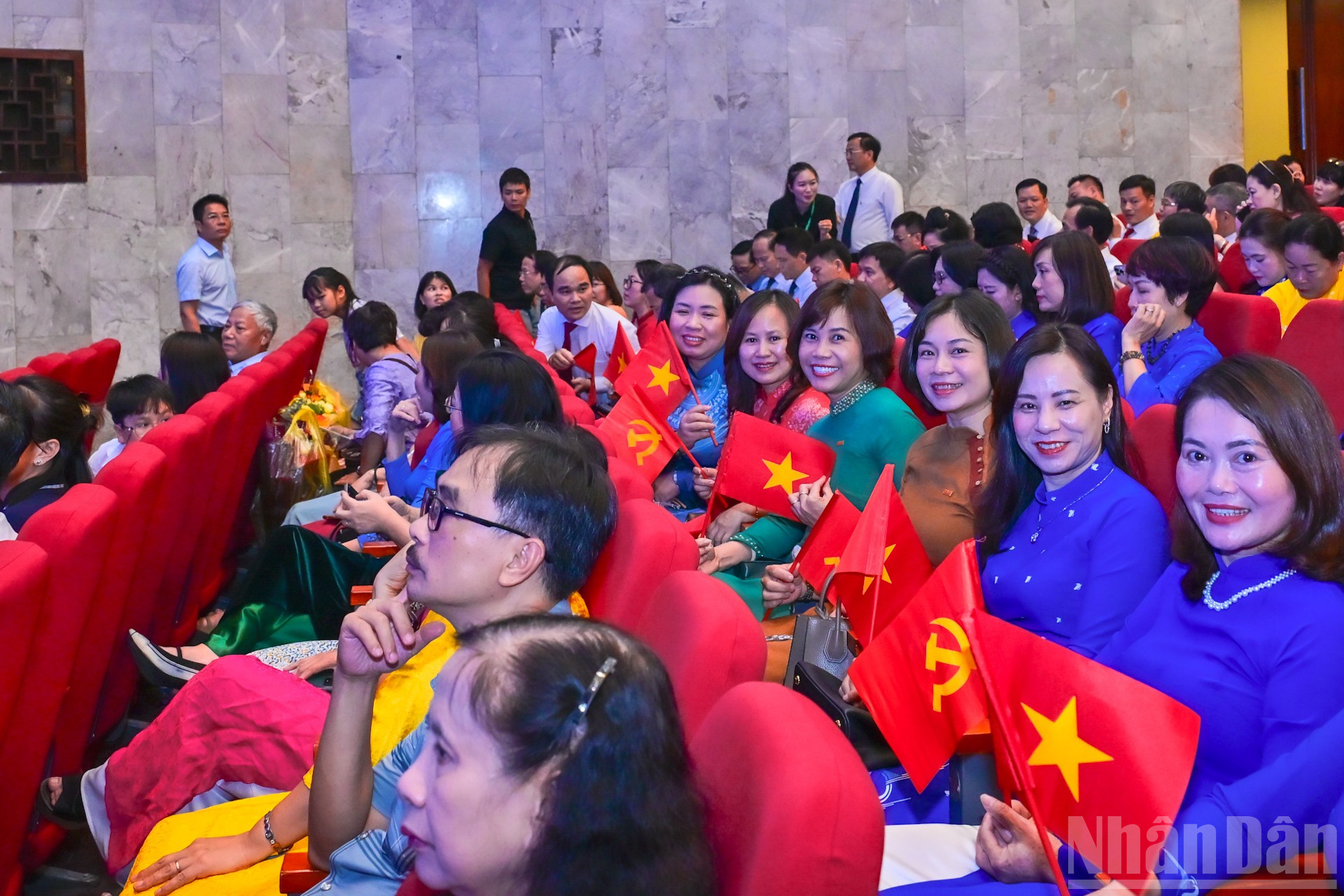 ថ្នាក់ដឹកនាំ និងសមាជិកសហជីពនៃអង្គភាពពាក់ព័ន្ធបានចូលរួមយ៉ាងសាទរក្នុងកម្មវិធីនេះ។ ndo_br_img-0702.jpg