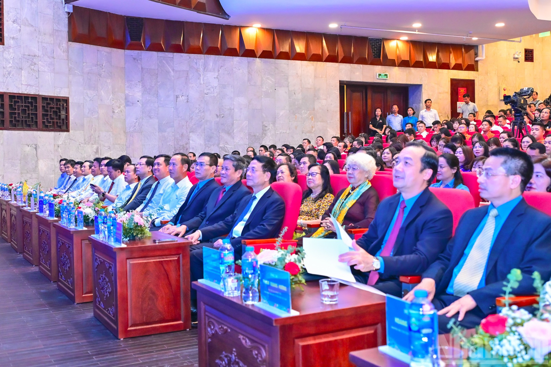 ថ្នាក់ដឹកនាំក្រសួងវិទ្យាសាស្ត្រ និងបច្ចេកវិទ្យា និងសហជីពពាណិជ្ជកម្មវិទ្យាសាស្ត្រ និងបច្ចេកវិទ្យា បានចូលរួមក្នុងកម្មវិធីនេះ។ ndo_br_img-0701.jpg