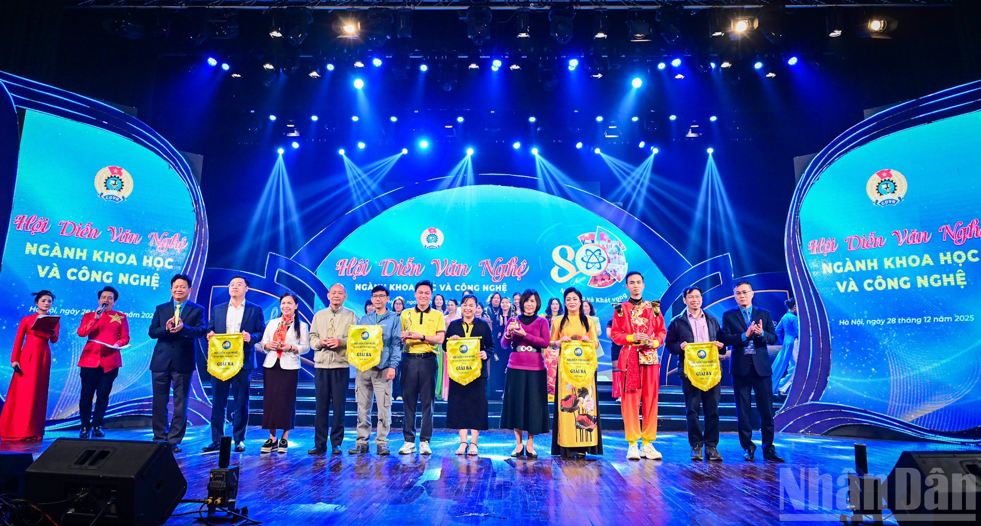 Tiết mục đơn ca của Công đoàn Báo Nhân Dân nhận giải ba tại Hội diễn Văn nghệ Công đoàn ngành Khoa học và Công nghệ Việt Nam.