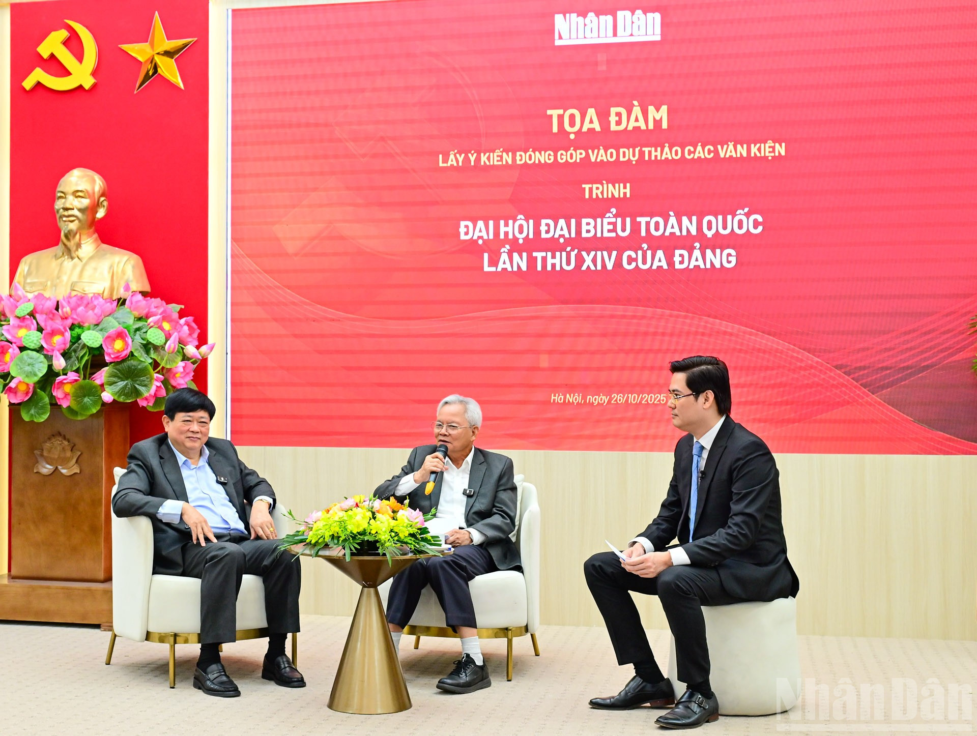 Tại tọa đàm “Những điểm mới trong việc lấy ý kiến đóng góp vào các Dự thảo Văn kiện Đại hội XIV của Đảng”, GS,TS Tạ Ngọc Tấn, Phó Chủ tịch Thường trực Hội đồng Lý luận Trung ương và PGS,TS Nguyễn Thế Kỷ, Phó Chủ tịch Hội đồng Lý luận Trung ương đã trao đổi nhiều ý kiến quan trọng. ndo_br_6.jpg