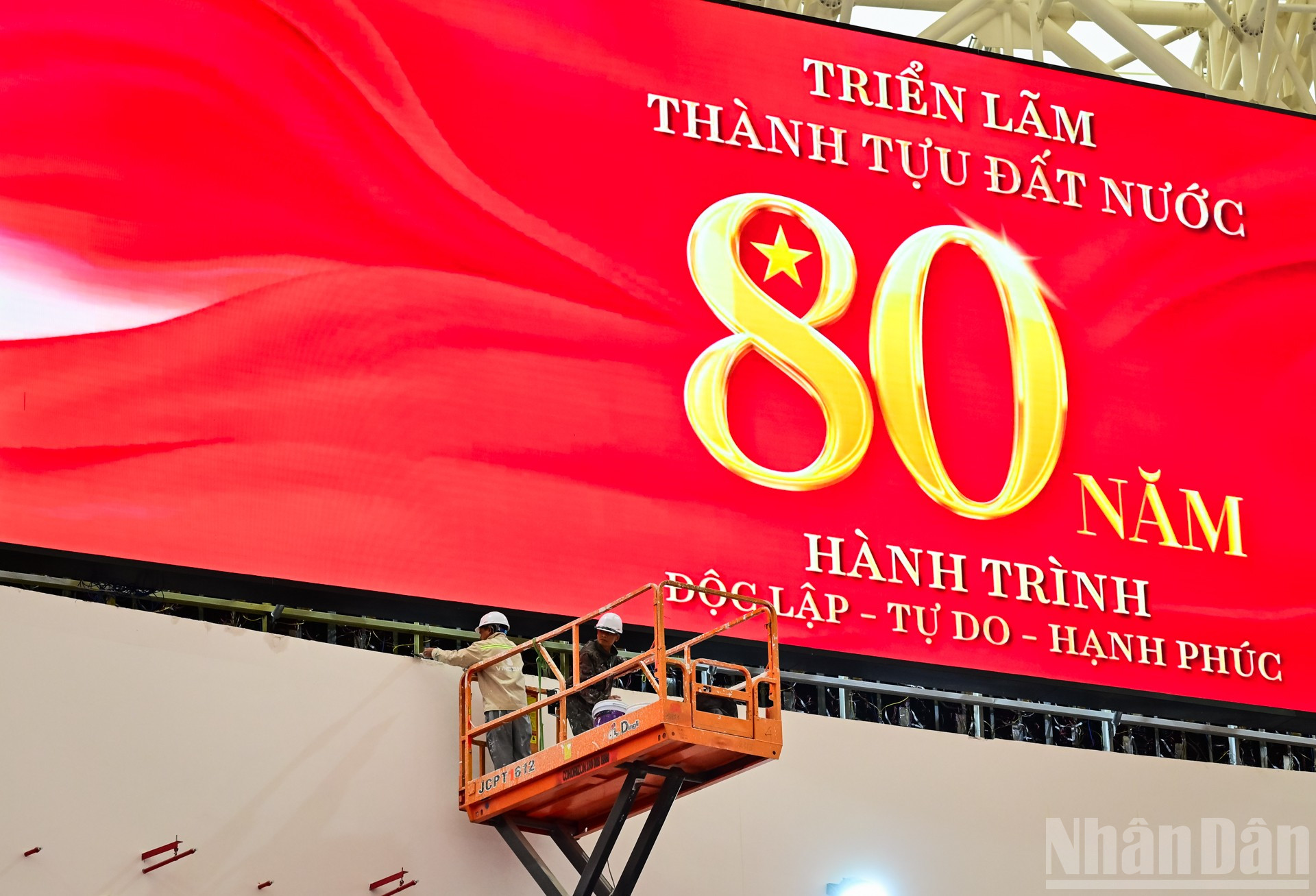 Sau gần một tháng thi công, các hạng mục đang đi đến khâu hoàn thiện. ndo_br_vec-6.jpg