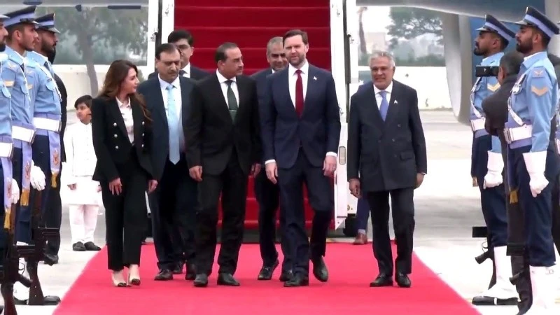 Iran cảnh báo đáp trả sau khi Mỹ bắt giữ tàu chở hàng trên vịnh Oman