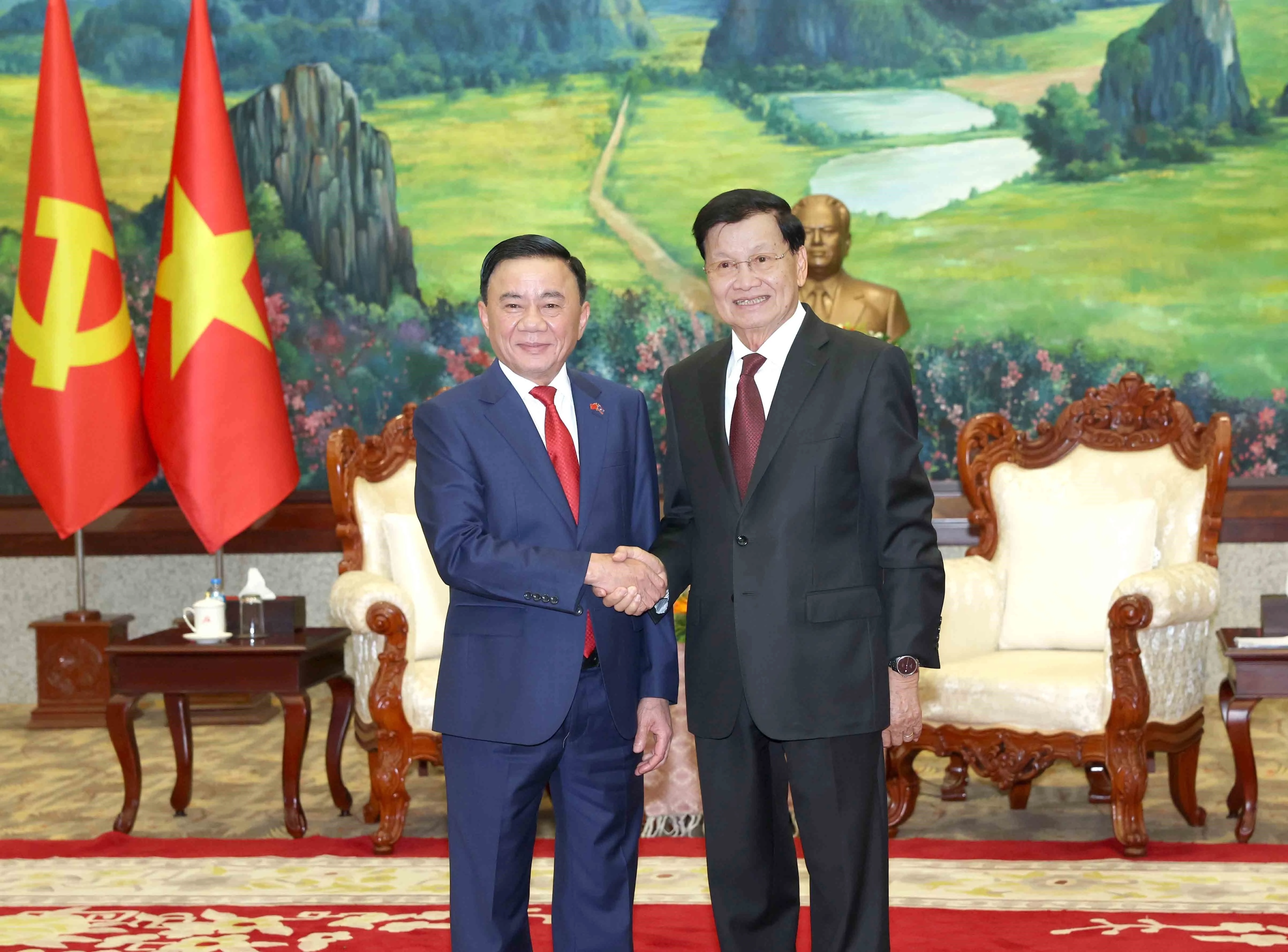 Lãnh đạo Lào - Việt Nam tái khẳng định quan hệ đặc biệt trong chuyến thăm của Thường trực Ban Bí thư Trần Cẩm Tú