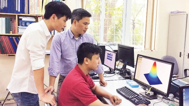 Mô hình điện mặt trời tách phổ đỏ giúp tăng năng suất lúa