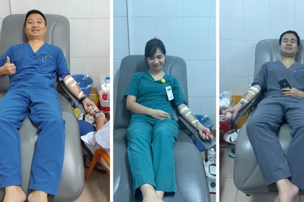 Các y, bác sĩ Bệnh viện đa khoa tỉnh Quảng Trị kịp thời hiến máu cứu chữa nạn nhân trong vụ tại nạn đặc biệt nghiêm trọng tại Quảng Trị. (Ảnh: Bệnh viện đa khoa tỉnh Quảng Trị)