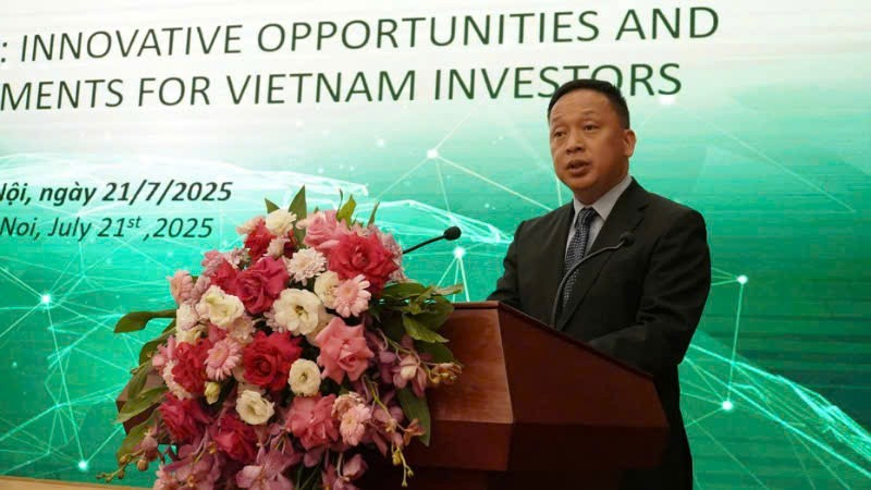 Ông Vũ Chí Dũng, Trưởng Ban Pháp chế-Đối ngoại phát biểu tại hội thảo. a3.jpg