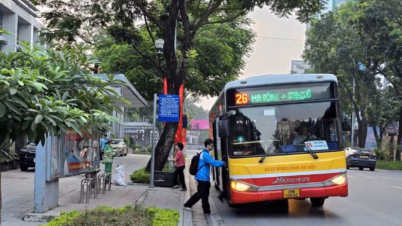 Hà Nội tăng cường vận tải hành khách công cộng trong dịp diễn ra hội chợ mùa Thu.