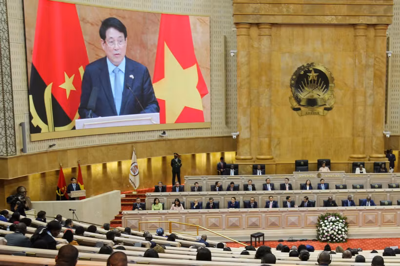 Chủ tịch nước Lương Cường phát biểu chính sách tại Quốc hội Angola (ảnh: Xuân Kỳ)