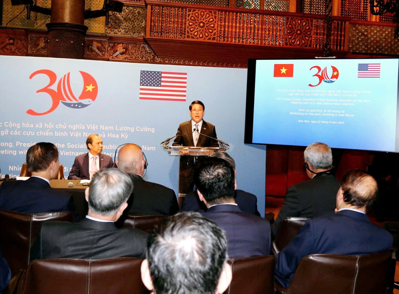 Chủ tịch nước Lương Cường gặp mặt các cựu chiến binh Việt Nam-Hoa Kỳ. (Ảnh: Xuân Kỳ)