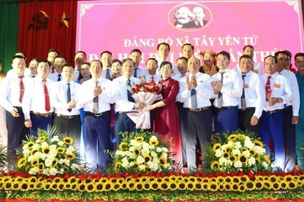 Ra mắt Ban chấp hành Đảng bộ xã Tây Yên Tử nhiệm kỳ 2025-2030.