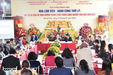 Các nhà khoa học, các chuyên gia trao đổi về những giải pháp bảo tồn, phát huy giá trị di sản Hoa Lâm Viên trong phát triển công nghiệp văn hóa.