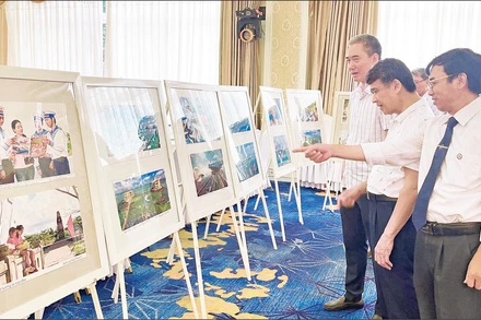 Những câu chuyện từ Trường Sa được thể hiện qua từng bức ảnh của hội viên Câu lạc bộ ảnh báo chí Hải Phòng tổ chức tháng 7/2025.