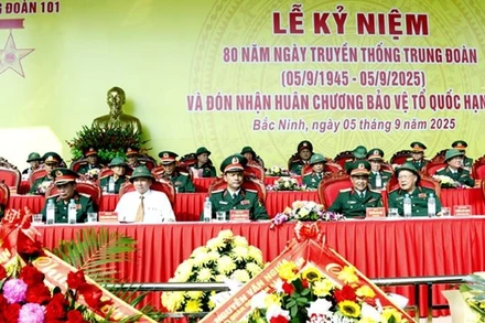 Lễ kỷ niệm 80 năm Ngày truyền thống thành lập Trung đoàn 101 và đón nhận nhận Huân chương Bảo vệ Tổ quốc hạng Ba.