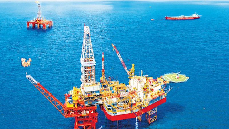 Giàn khoan dầu khí ngoài biển của Petrovietnam.