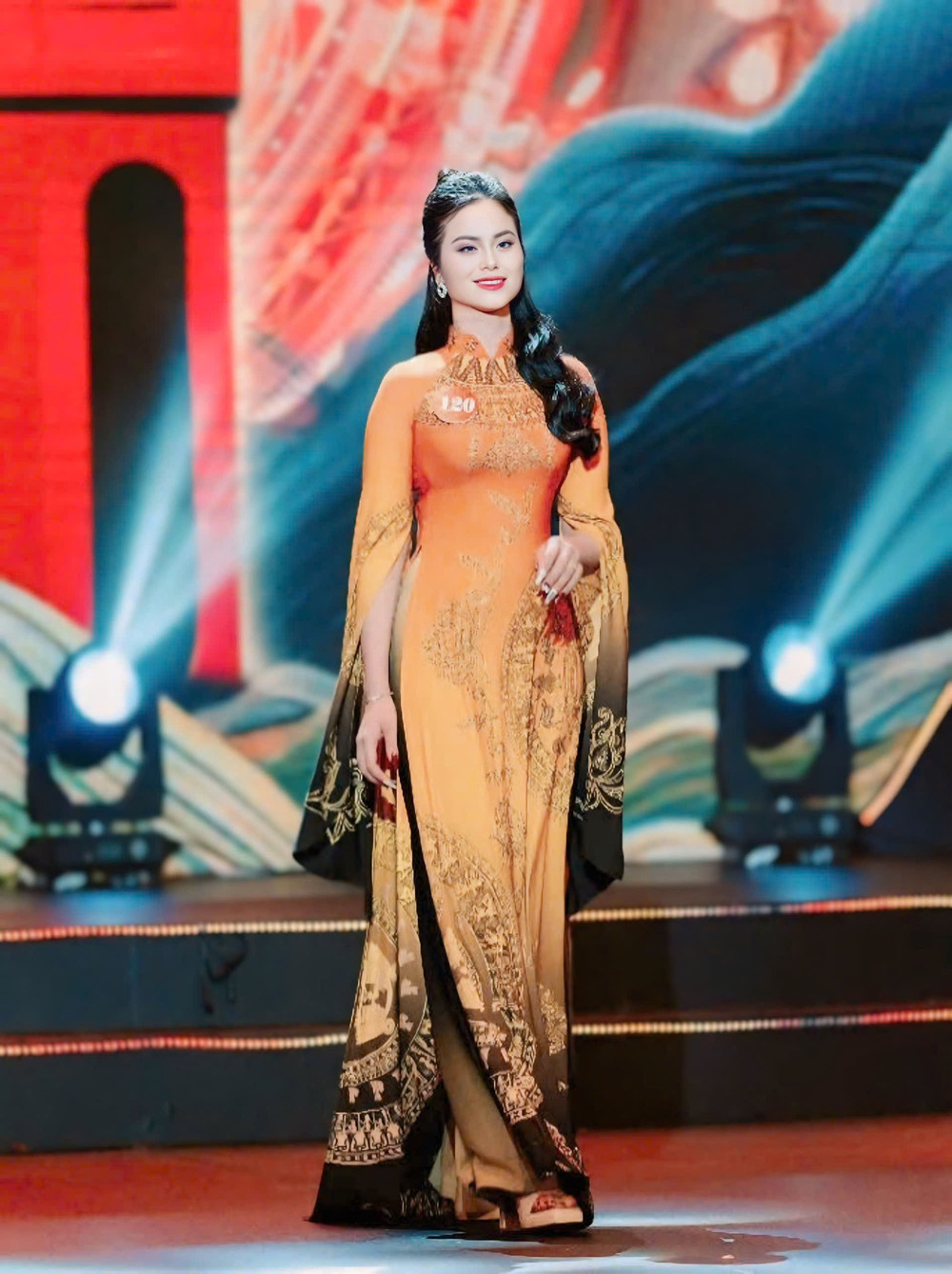 Á hậu Trương Thị Hải. 7ceb60de1499a2c7fb88.jpg