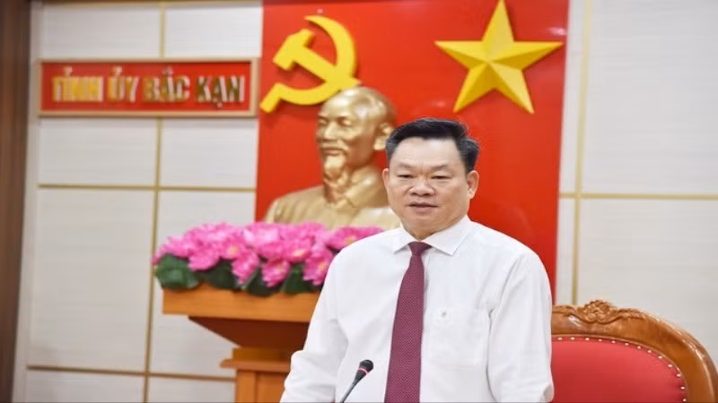 Bí thư Tỉnh uỷ Bắc Kạn Hoàng Duy Chinh phát biểu tại một cuộc họp Ban Thường vụ Tỉnh uỷ. (Ảnh: Cổng Thông tin điện tử tỉnh Bắc Kạn)