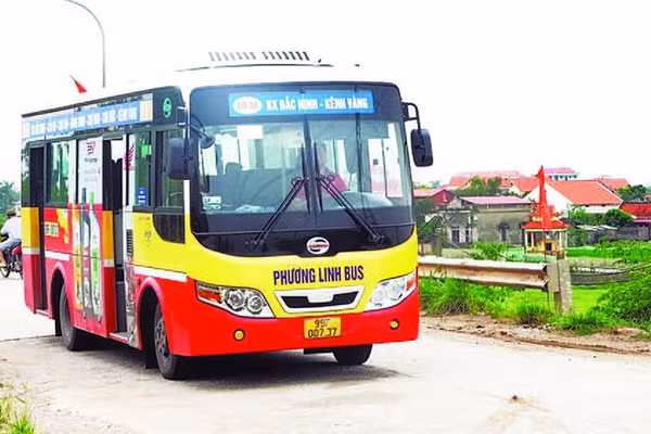 Nhiều tuyến xe buýt tăng cường nhằm bảo đảm phục vụ nhu cầu đi lại của người dân.