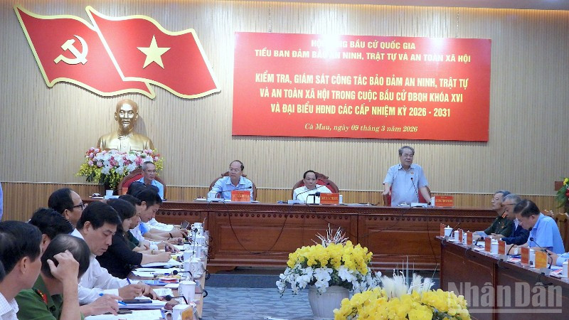 Quang cảnh buổi làm việc của Đoàn công tác của Hội đồng Bầu cử quốc gia với Ủy ban Bầu cử tỉnh Cà Mau sáng 9/3.