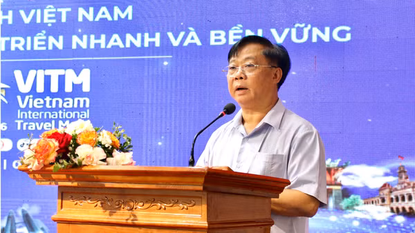 Phó Cục trưởng Cục Du lịch Quốc gia Việt Nam Phạm Văn Thủy phát biểu tại sự kiện.