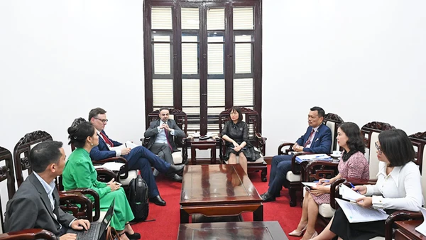 Quang cảnh buổi làm việc. (Ảnh: TITC)