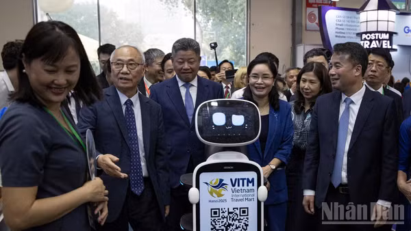 Trí tuệ nhân tạo mở ra nhiều cơ hội cho hoạt động kinh doanh, từng bước hình thành hệ sinh thái du lịch thông minh. (Ảnh minh họa: SƠN TÙNG)