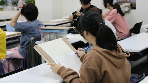 Kỳ thi năng khiếu tại VNU-SIS gồm 3 nhóm bài thi tương ứng với các chương trình đào tạo đặc thù. (Ảnh minh họa: VNU-SIS)