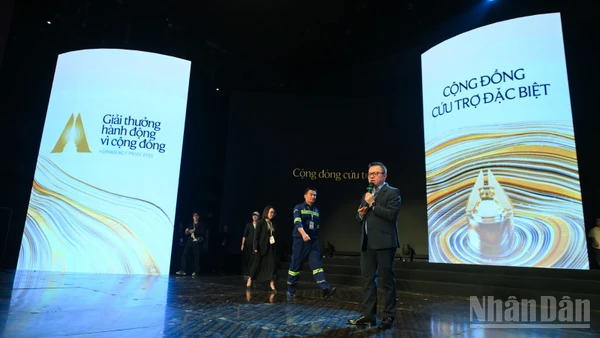 Đồng chí Lê Quốc Minh, Ủy viên Trung ương Đảng, Tổng Biên tập Báo Nhân Dân, Phó Trưởng Ban Tuyên giáo và Dân vận Trung ương, Chủ tịch Hội Nhà báo Việt Nam, Trưởng Ban Tổ chức Human Act Prize tại buổi tổng duyệt gala trao giải Giải thưởng Hành động vì cộng đồng năm 2025.