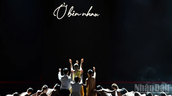 Giải thưởng Hành động vì Cộng đồng năm 2025 vinh danh các dự án, ý tưởng xuất sắc, những hành động vì cộng đồng đã và đang truyền cảm hứng cống hiến, kiên trì phụng sự vì một tương lai tốt đẹp hơn cho tất cả mọi người. 