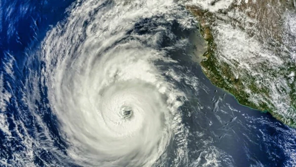 Bão Uwan tiếp tục mạnh lên trên vùng biển của Philippines