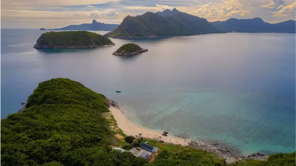 Côn Đảo dẫn đầu trong danh sách 30 hòn đảo bí ẩn nhất thế giới do tạp chí du lịch Travel+Leisure bình chọn. (Ảnh: TTXVN)