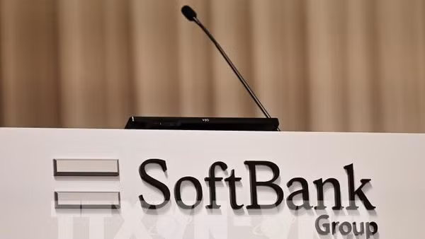 Biểu tượng SoftBank tại thủ đô Tokyo của Nhật Bản. (Ảnh: TTXVN)