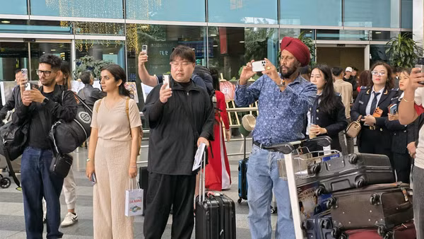 Khách quốc tế tại Cảng hàng không quốc tế Đà Nẵng. (Ảnh: TTXVN)