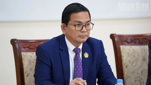 Tiến sĩ Kin Phea, Giám đốc Viện Quan hệ quốc tế thuộc Viện Hàn lâm Hoàng gia Campuchia. (Ảnh: ĐINH TRƯỜNG)