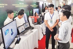 Các đơn vị trưng bày sản phẩm chuyển đổi số tại Ngày hội AI và công nghệ thông tin được tổ chức tại Thành phố Hồ Chí Minh.
