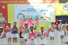 Tiết mục văn nghệ tại buổi tổng kết.